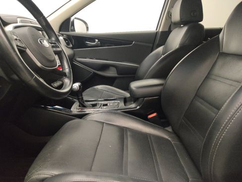 Used 2019 Kia Sorento SX w/ SX Touring Package FWD image 17
