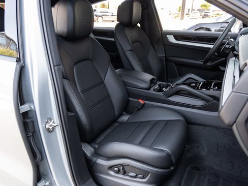 Certified 2026 Porsche Cayenne E-Hybrid Coupe AWD/4WD image 45