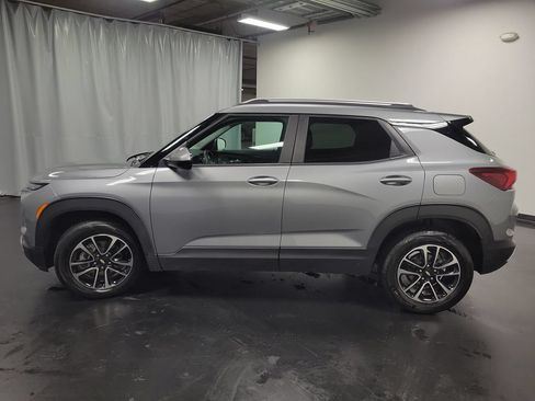 Used 2025 Chevrolet TrailBlazer LT FWD image 5