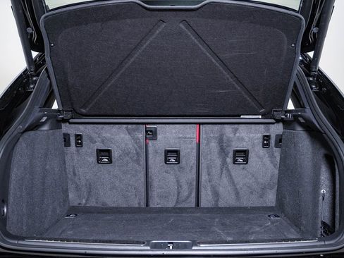 Certified 2025 Porsche Macan image 28