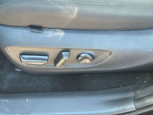 Used 2025 Toyota RAV4 XLE image 23