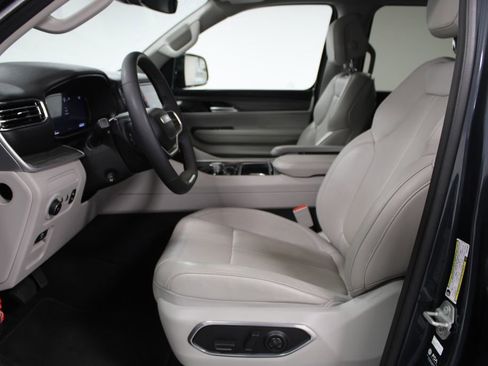 Used 2024 Jeep Wagoneer Series II image 21