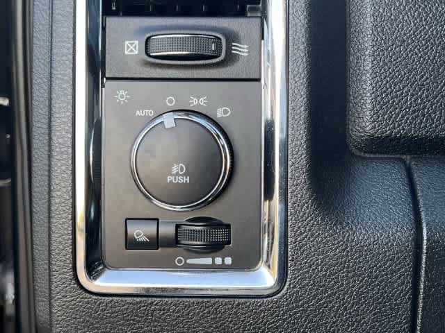 Used 2015 RAM 1500 Laramie Longhorn w/ Convenience Group AWD/4WD image 29