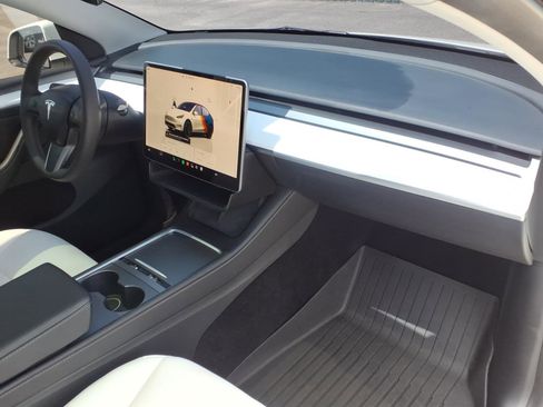 Used 2023 Tesla Model Y Performance AWD/4WD image 10