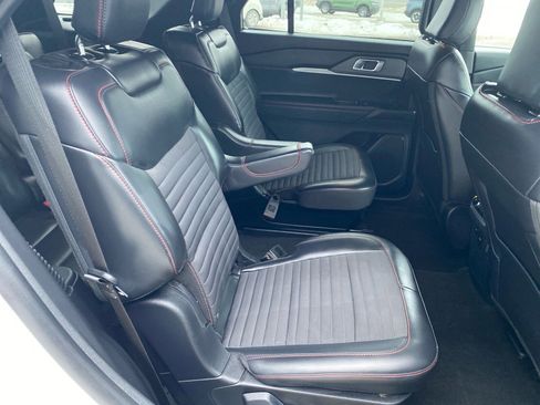 Used 2025 Ford Explorer ST-Line image 25