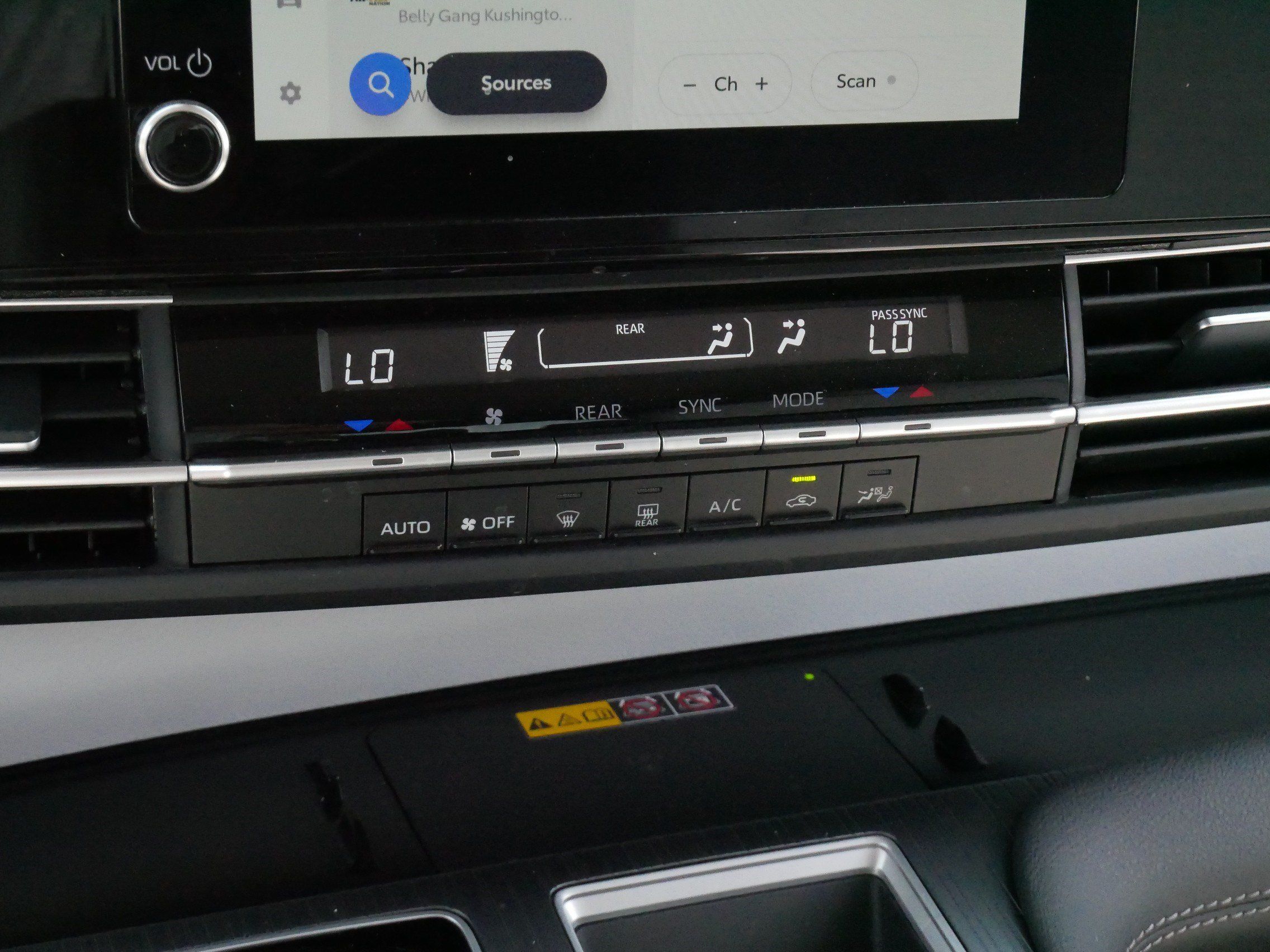 Certified 2026 Toyota Sienna LE FWD image 23