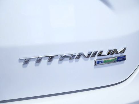 Certified 2020 Ford Edge Titanium w/ Class II Trailer Tow Package AWD/4WD image 9