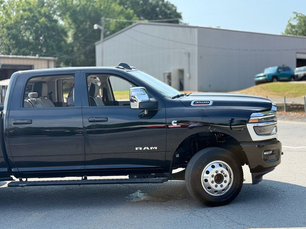 Used 2025 RAM 3500 Laramie AWD/4WD image 9