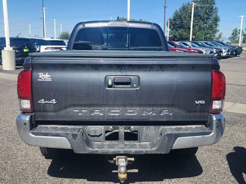 Used 2019 Toyota Tacoma SR5 AWD/4WD image 2
