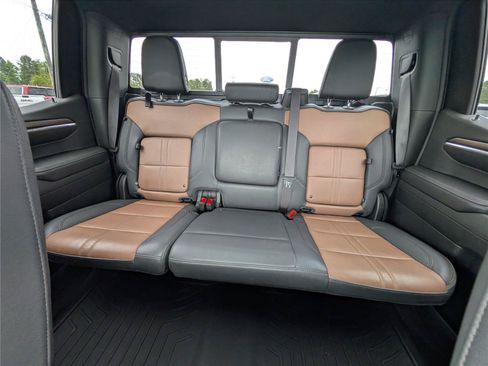 Used 2024 Chevrolet Silverado 1500 High Country w/ High Country Premium Package AWD/4WD image 15