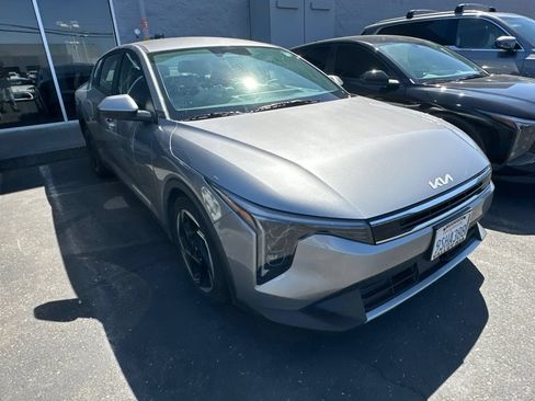 Used 2025 Kia K4 EX FWD image 2