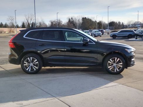 Used 2023 Volvo XC60 B5 Core image 16