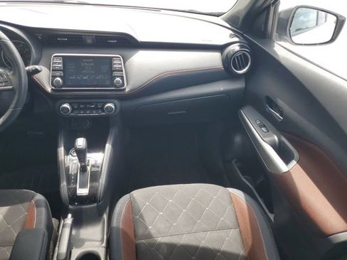 Used 2018 Nissan Kicks SR FWD image 31