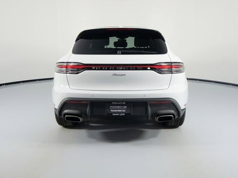 Certified 2025 Porsche Macan image 9