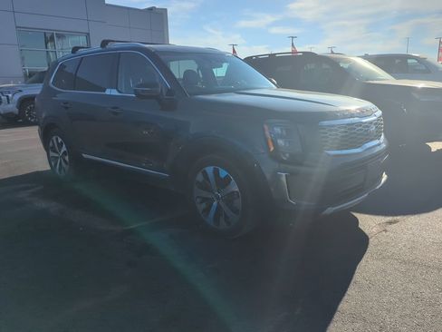 Used 2021 Kia Telluride EX w/ EX Premium Package FWD image 2