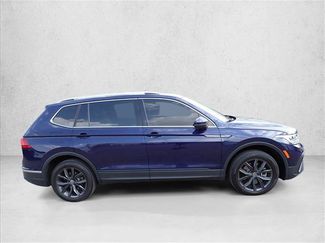 Used 2022 Volkswagen Tiguan SE AWD/4WD video 4