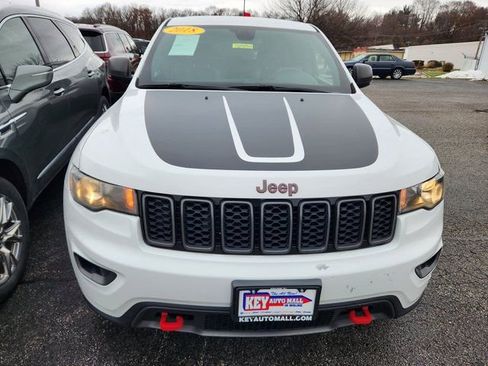 Used 2019 Jeep Grand Cherokee Trailhawk image 2