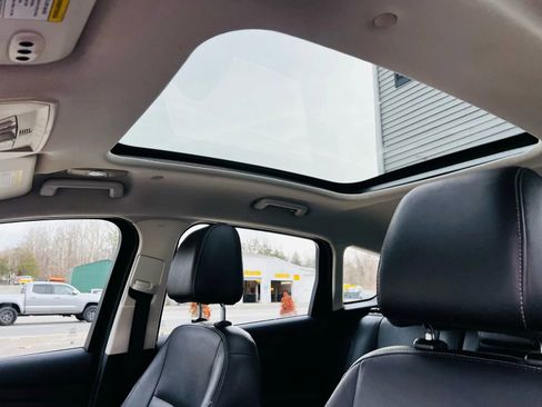 Used 2013 Ford C-MAX SEL FWD image 33