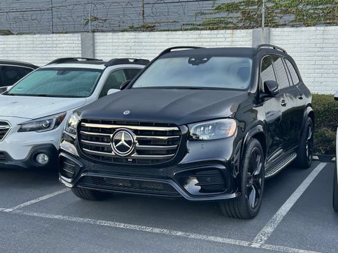 Used 2024 Mercedes-Benz GLS 580 4MATIC image 2