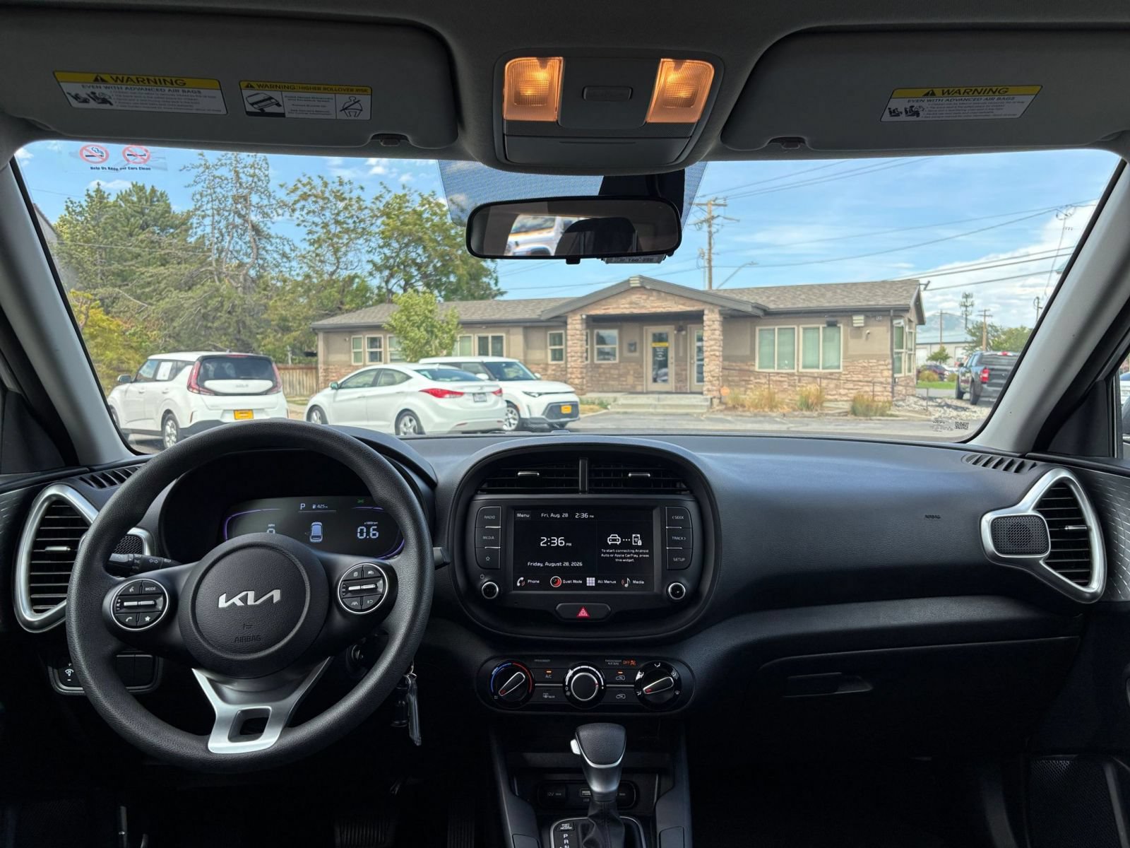 Used 2025 Kia Soul LX w/ LX Technology Package FWD image 30
