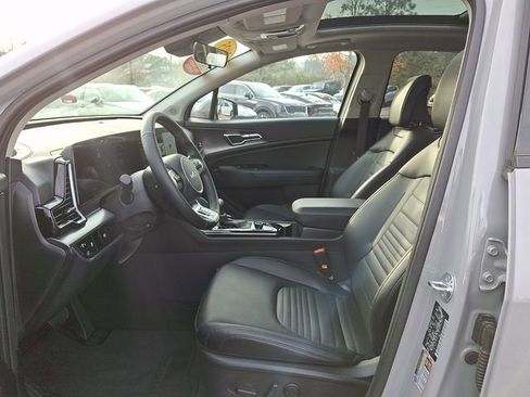 Certified 2025 Kia Sportage SX image 16