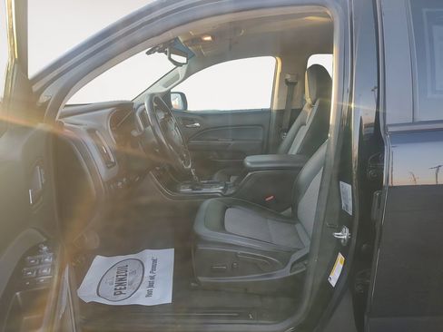 Used 2022 Chevrolet Colorado Z71 AWD/4WD image 9