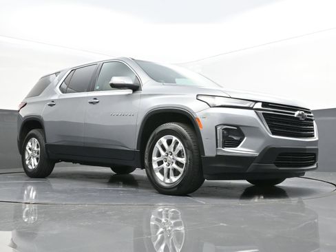 Used 2023 Chevrolet Traverse LS w/ Safety Package image 36