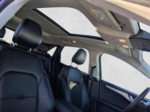 Used 2022 Ford Escape SEL w/ Technology Package image 21