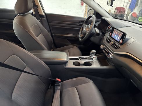 Used 2024 Nissan Altima 2.5 S FWD image 33