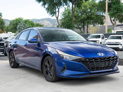 Used 2021 Hyundai Elantra SEL FWD image 12