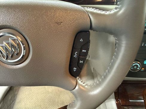 Used 2009 Buick Lucerne CXL w/ Driver Confidence Package image 20