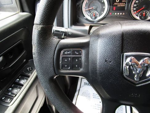 Used 2017 RAM 1500 Express AWD/4WD image 13
