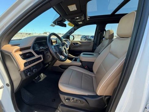 Used 2024 Chevrolet Suburban Premier image 16