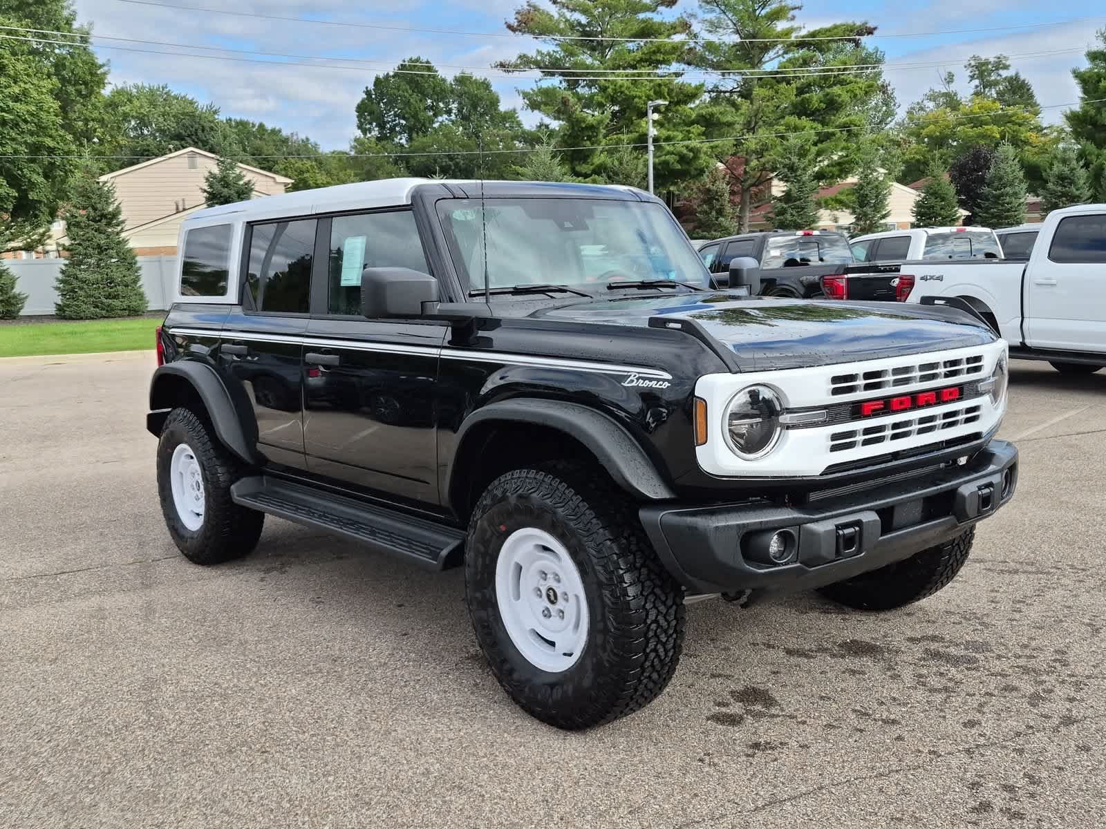 New 2026 Ford Bronco Heritage Edition AWD/4WD image 2