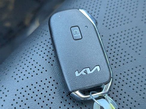 Used 2024 Kia Seltos EX image 32