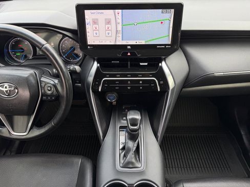 Used 2021 Toyota Venza XLE image 21