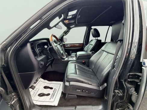Used 2015 Lincoln Navigator 4WD image 19