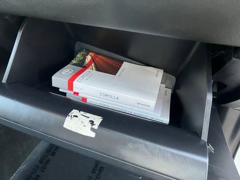 Used 2020 Toyota Corolla XSE image 22