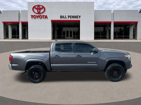 Used 2022 Toyota Tacoma SR5 RWD image 6