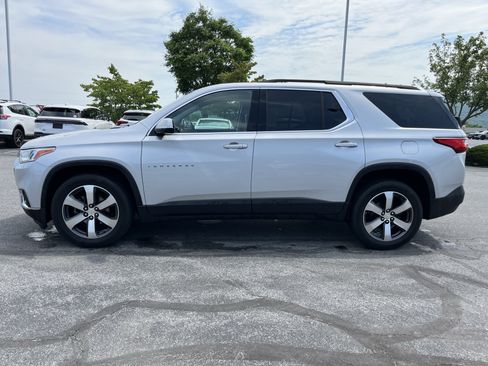 Used 2019 Chevrolet Traverse LT w/ LT Premium Package AWD/4WD image 11