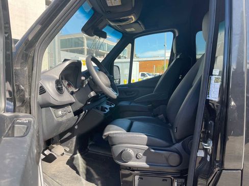 Used 2024 Mercedes-Benz Sprinter 2500 image 6