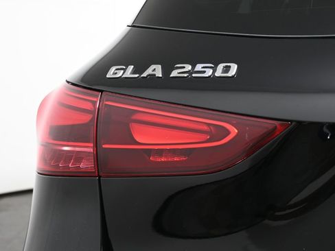 Used 2025 Mercedes-Benz GLA 250 4MATIC image 12