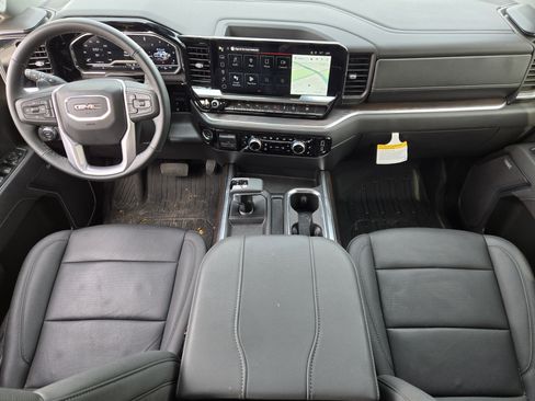 Used 2025 GMC Sierra 1500 SLT image 8