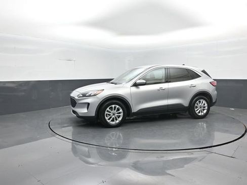Certified 2020 Ford Escape SE image 4