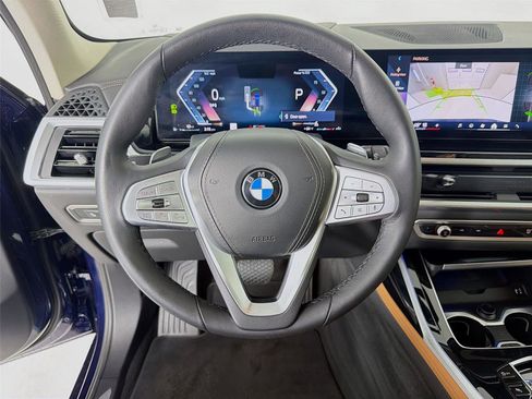 Used 2024 BMW X7 xDrive40i w/ Executive Package AWD/4WD image 9
