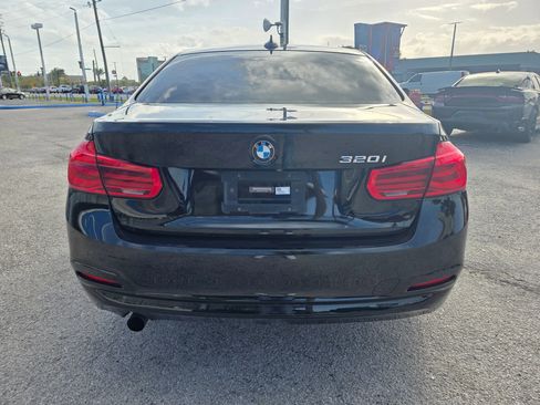 Used 2018 BMW 320i Sedan image 4
