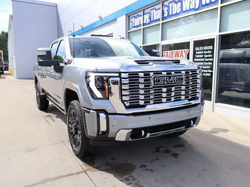New 2026 GMC Sierra 2500 Denali w/ Denali Reserve Package AWD/4WD image 2