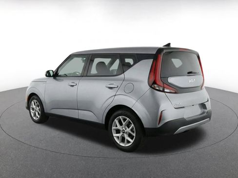 Used 2025 Kia Soul LX w/ LX Technology Package FWD image 6