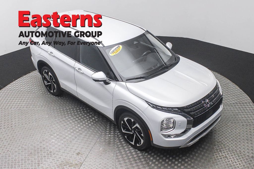 Used 2024 Mitsubishi Outlander SE AWD/4WD image 5