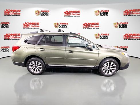 Used 2017 Subaru Outback 2.5i Touring image 19